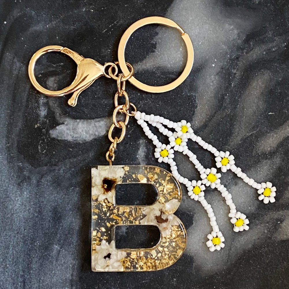 Baby Daisy Initial Key Chain - Picture 4 of 16